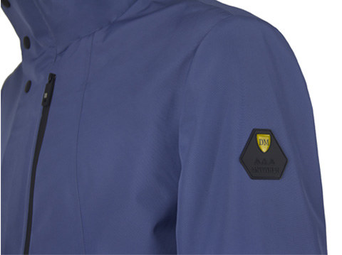 廠家定制品牌沖鋒衣，防水壓膠沖鋒衣