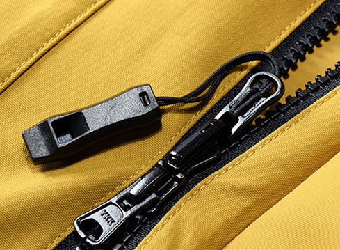 團隊集體定制生產(chǎn)防水防風(fēng)沖鋒衣