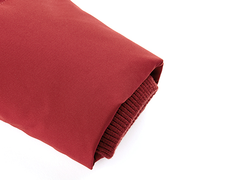 外貿(mào)品牌定制加工廠家專業(yè)生產(chǎn)潮牌羽絨服