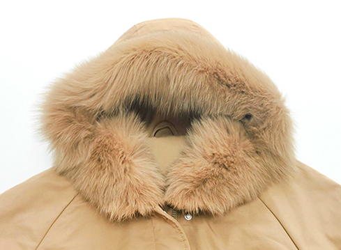 專業(yè)定制廠家生產(chǎn)女裝毛領(lǐng)棉服