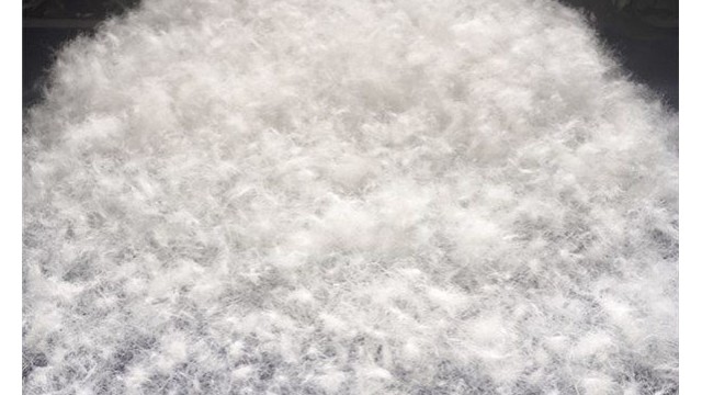 羽絨服加工廠告訴您，充絨量多少才真保暖？